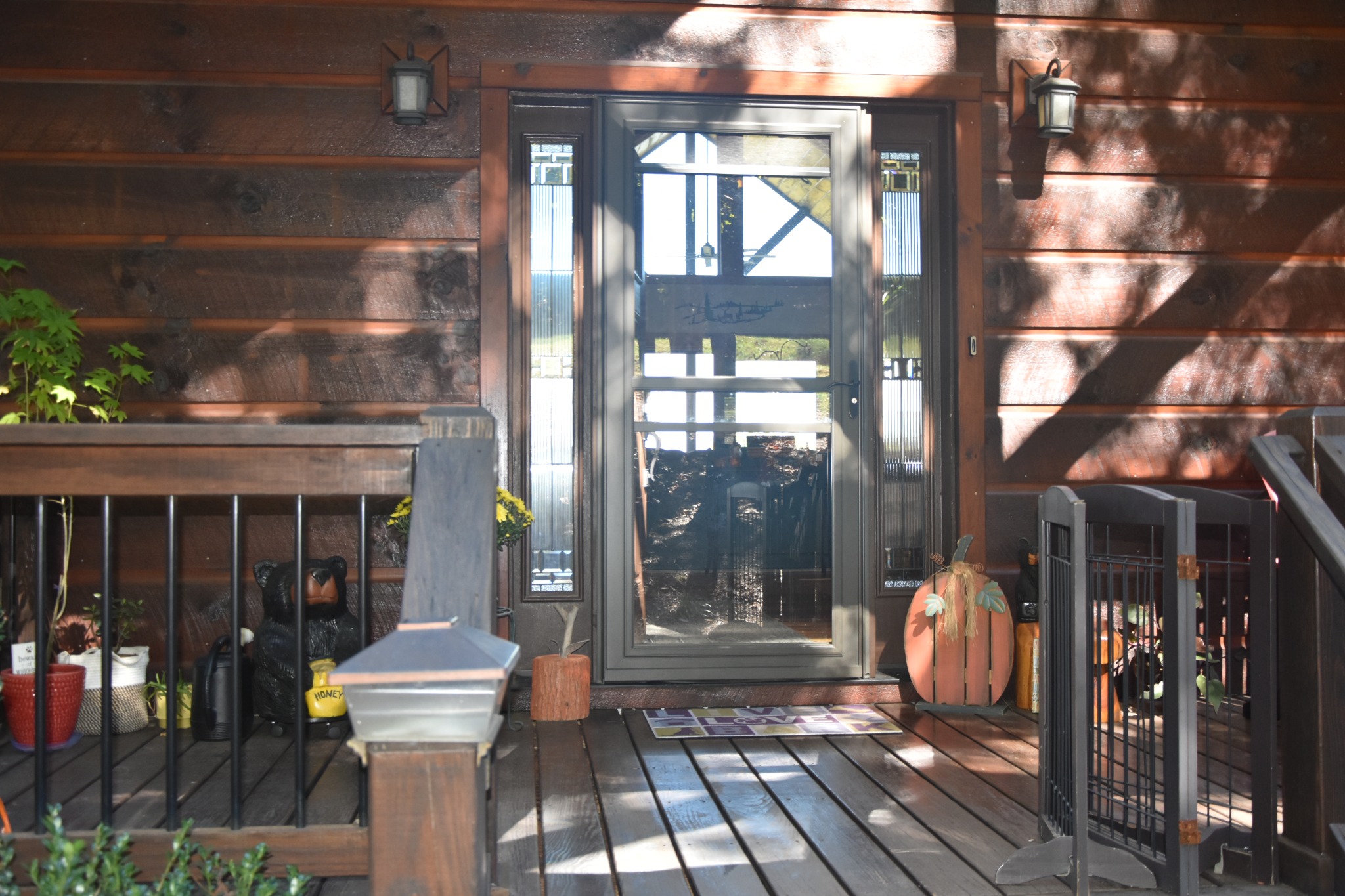 Covered porch / outdoor living